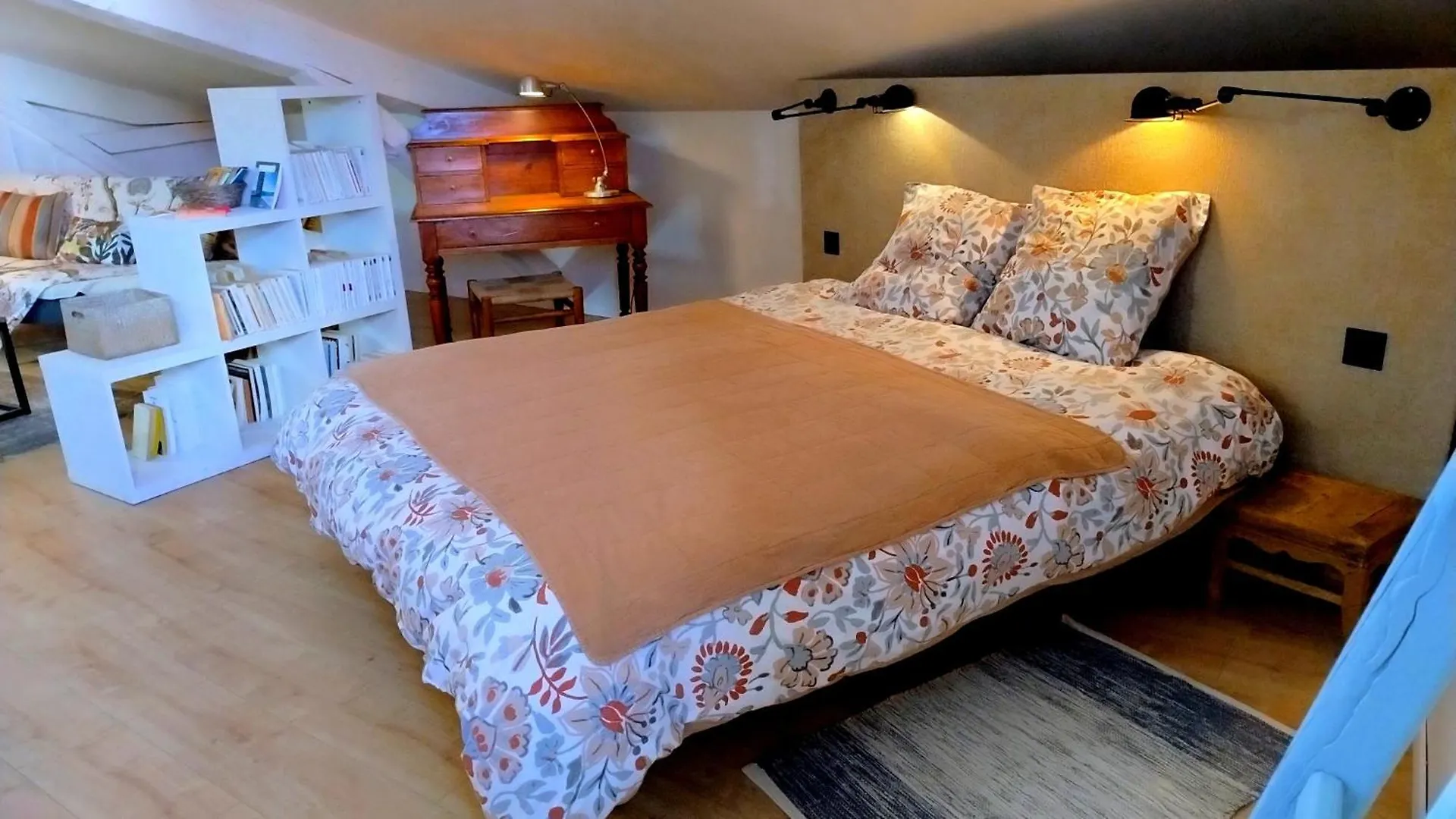16 Bis-Gite-Hotel-Appartement Marssac-sur-Tarn Apartment